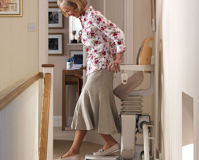Standing Stair Lift Perch Stairlifts for Elderly Stannah